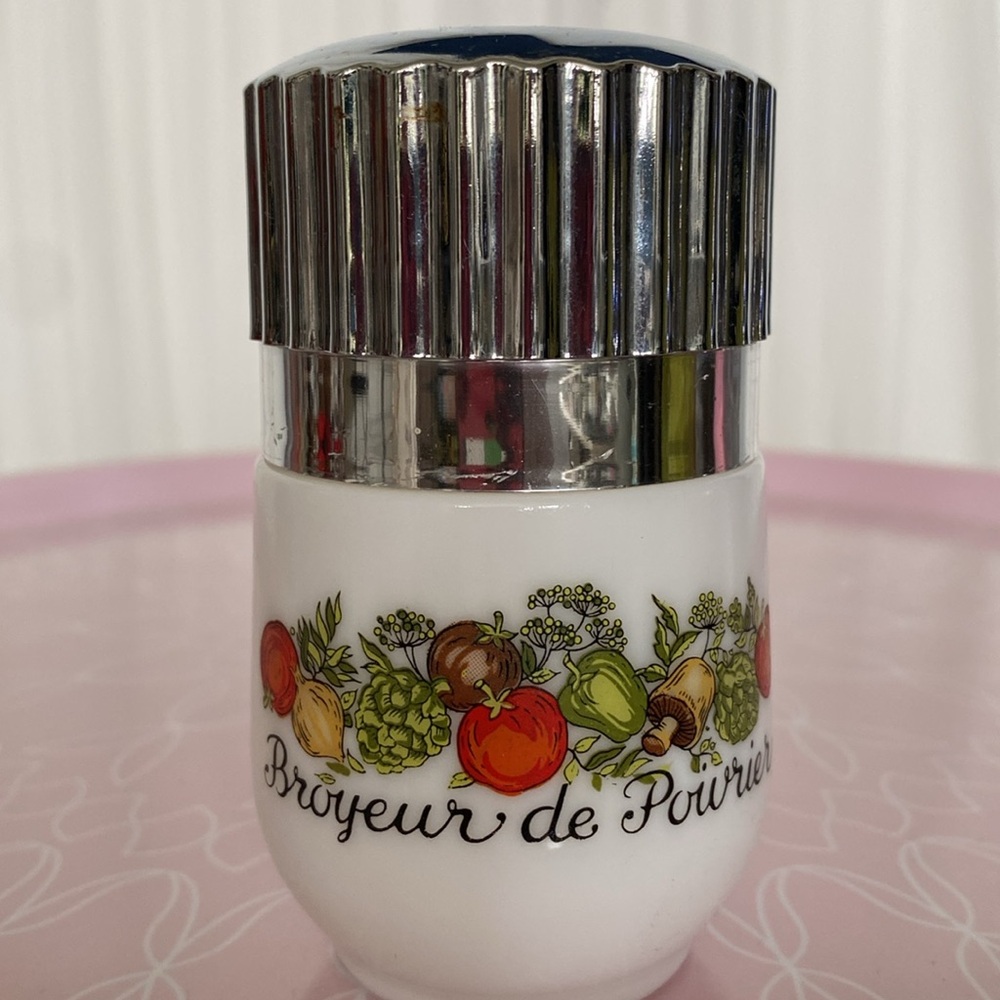 Vintage Gemco Spice of Life Pepper Grinder with Chrome Lid